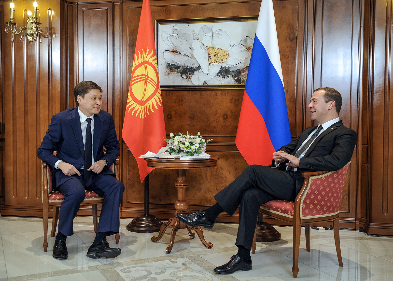 Сапар Исаков встретился с Председателем Правительства России Дмитрием Медведевым
