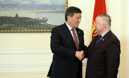 Президент Сооронбай Жээнбеков встретился с чемпионом мира по шахматам Анатолием Карповым